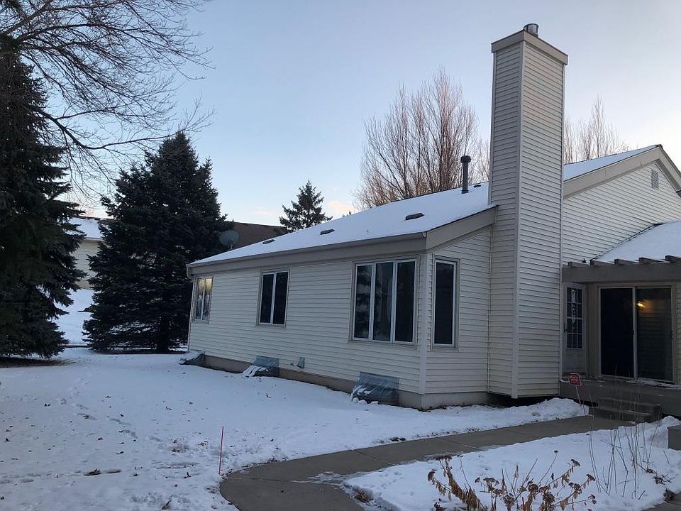 1st image of 343 Elan Ct