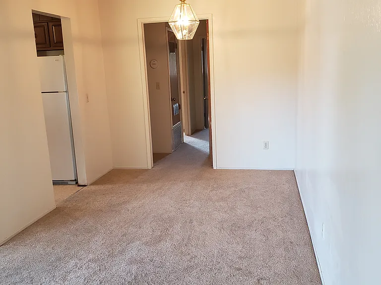 2431 Richmond Dr — Photo 6
