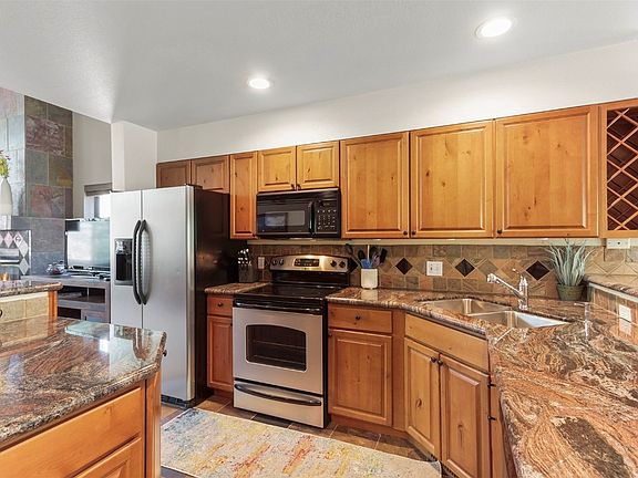 4th image of 110 Village Point Drive UNIT 110
