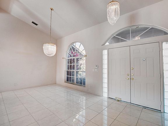 5th image of 9381 Lakeside Ln