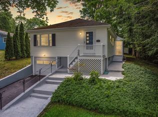 28 Windsor St, Haverhill, MA 01830