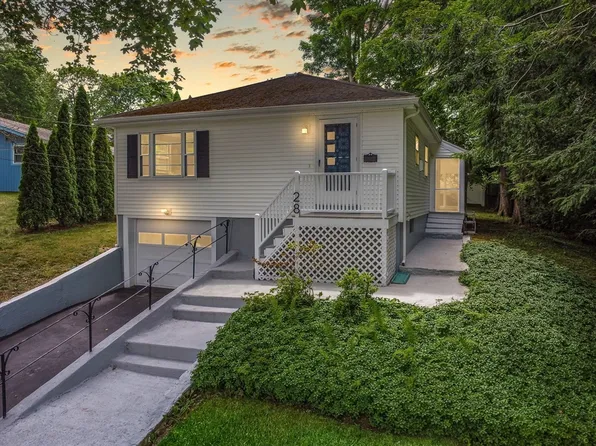 28 Windsor St, Haverhill, MA 01830