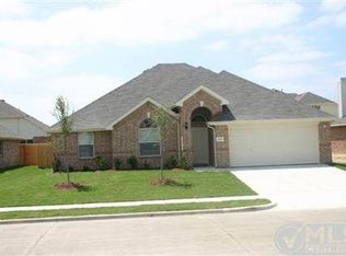 1015 Fair Oaks Dr, Grand Prairie, TX 75052