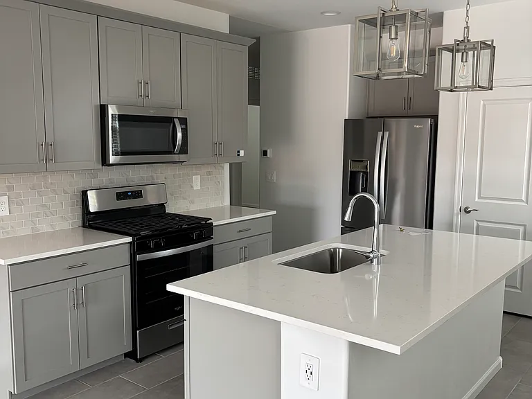9822 N Solstice Ave — Photo 3