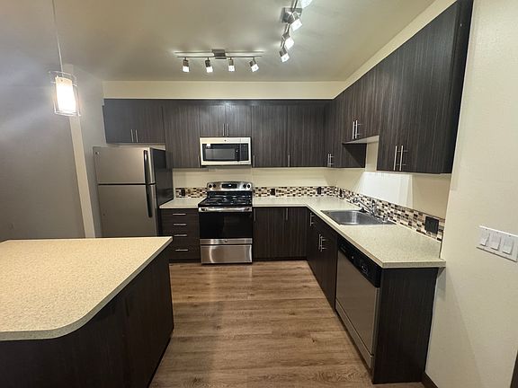 4th image of A736 8th Ave NE #217
