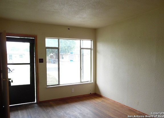 3rd image of 2931 Jane Ellen St