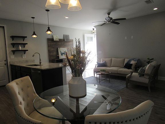 5th image of 518 Maple Ave
