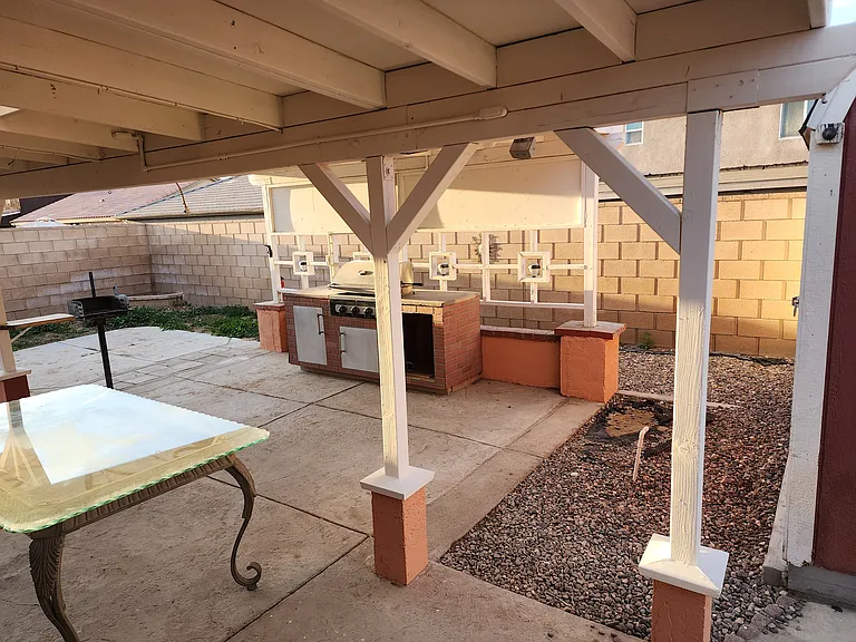 3045 E Newgrove St — Photo 16