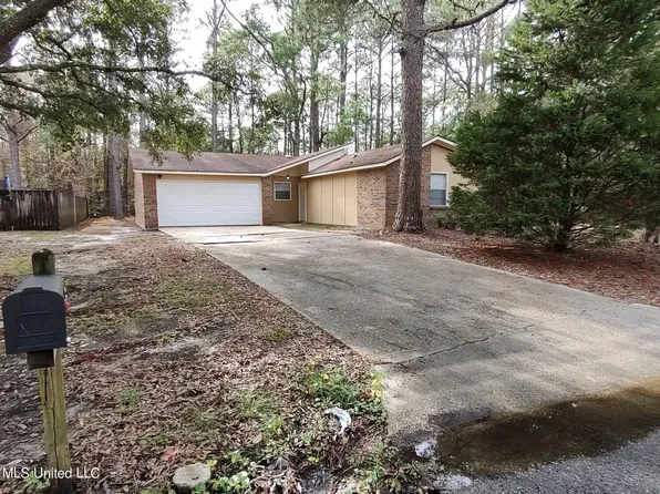 2701 Calle De Feliz St, Gautier, MS 39553