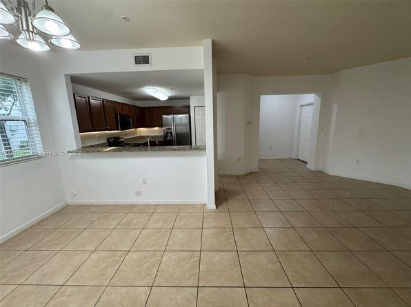 8620 NW 97th Ave APT 108