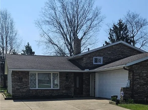 1700 S Circle View Dr, Seven Hills, OH 44131