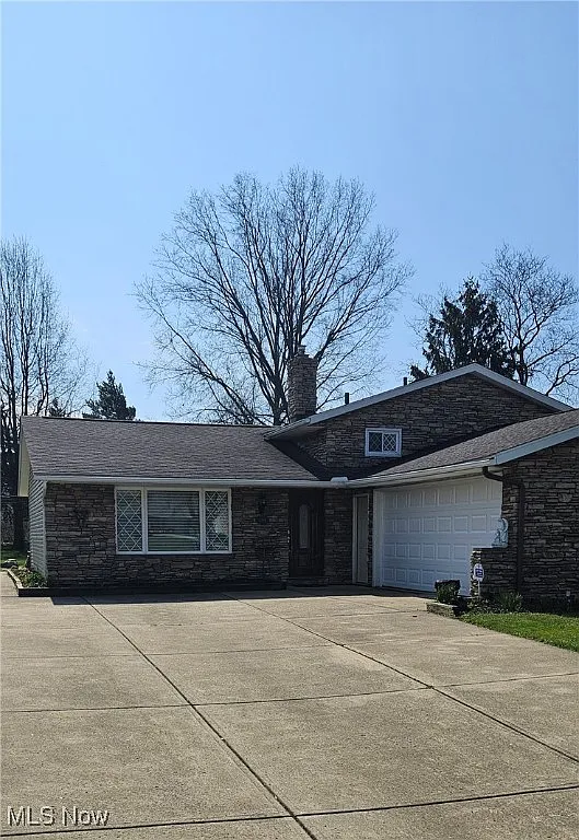 1700 S Circle View Dr photo 1
