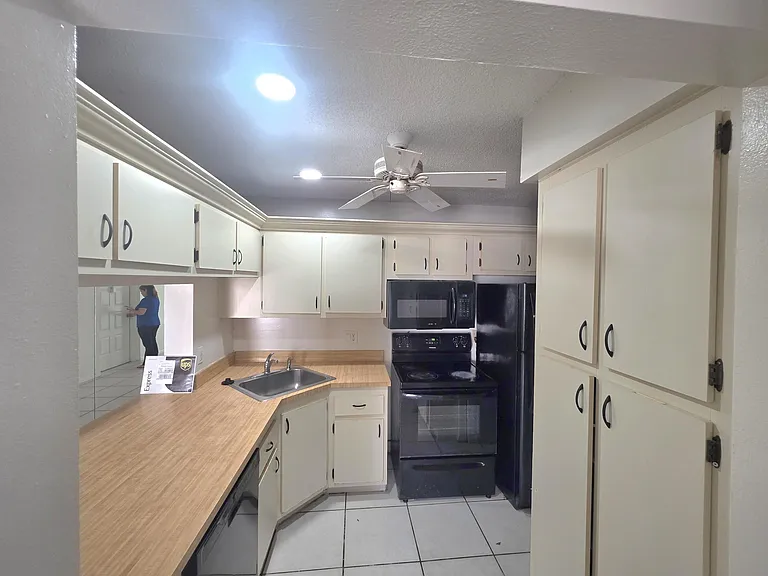 203 Foxtail Dr #B3 — Photo 19