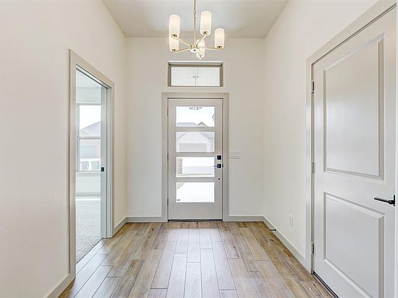 5th image of 9229 SW 42nd St