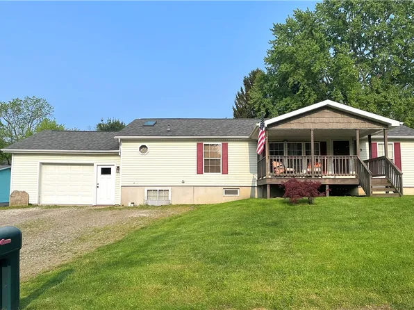 99 Franklin St, Albion, PA 16401
