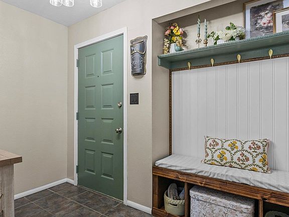 2nd image of 517-28 1/2 Rd #4E