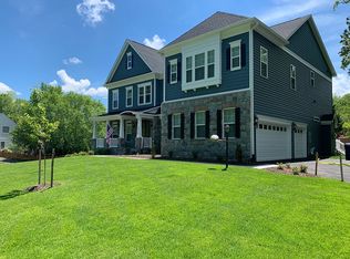 8039 Iliff Dr, Dunn Loring, VA 22027