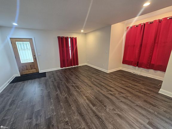 5th image of 1001 Coutant St