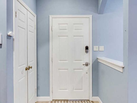 3rd image of 6724 Sunset Woods Ct