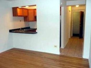 6832 N Sheridan Rd, Chicago, IL 60626