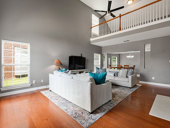 4th image of 309 Rachels Meadow Ct