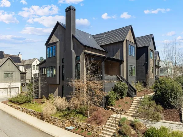 304 Mado Ln, Chattahoochee Hills, GA 30268