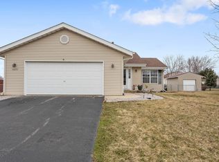 5637 Fairway Dr, South Beloit, IL 61080