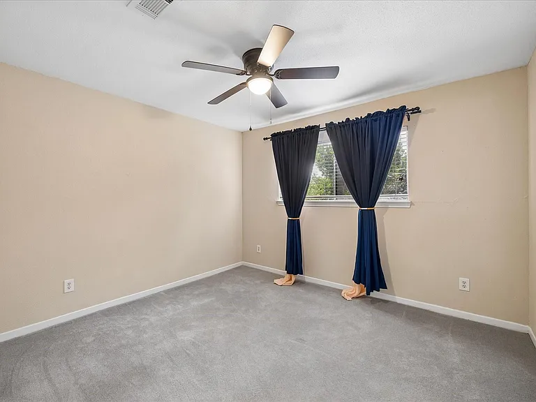 1617 W Sam Houston Pkwy S — Photo 18