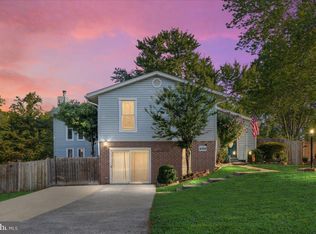 4104 Hamlin Ave, Chantilly, VA 20151