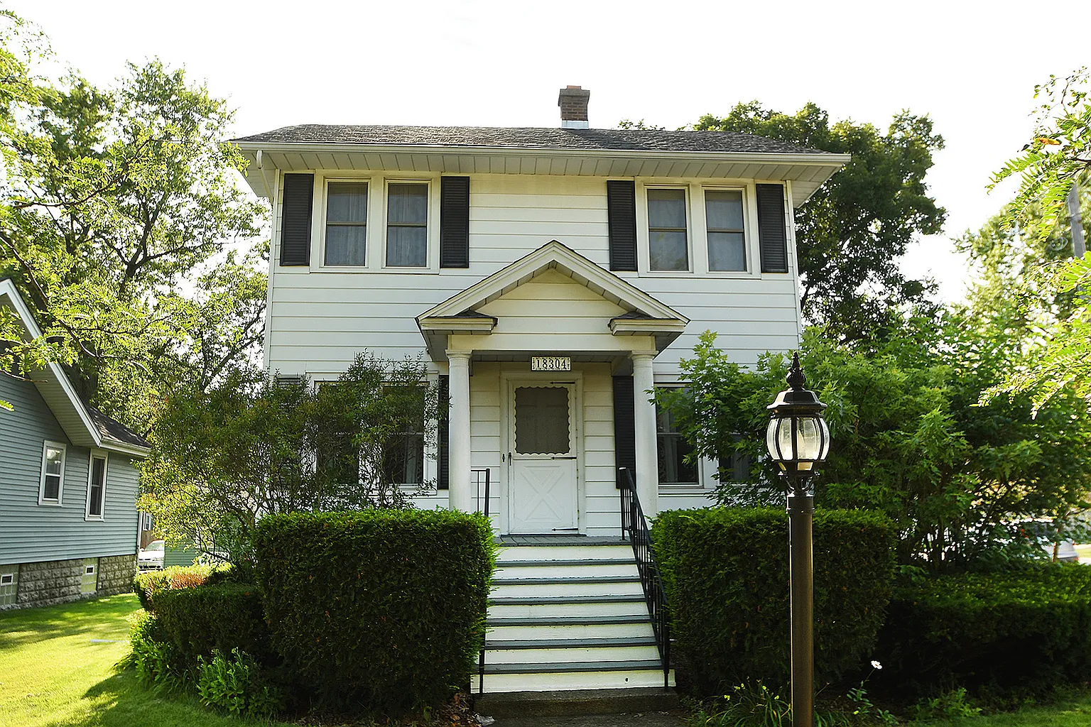 18304 Chicago Ave photo 1