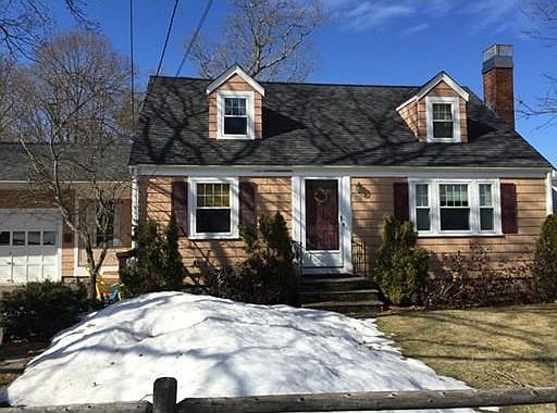 2nd image of 32 Abbott St