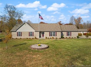 2604 Emerald Lake Dr, Charlestown, IN 47111