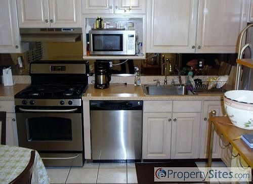 Kit updated w/SS Appliances