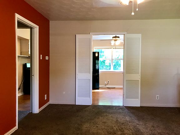 4th image of 1800 Dale Ct