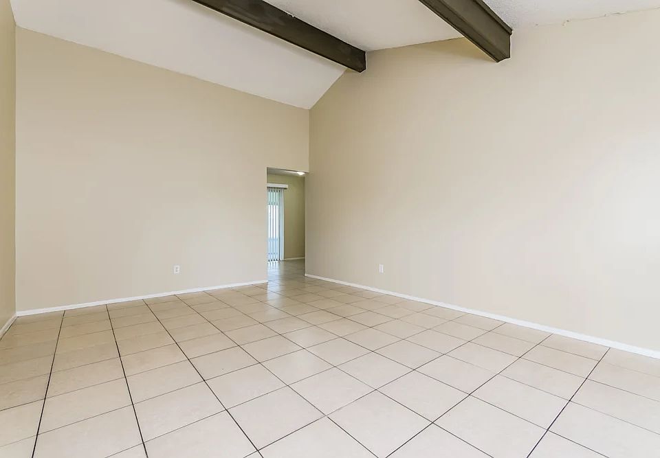 1st image of 348 La Paz Dr