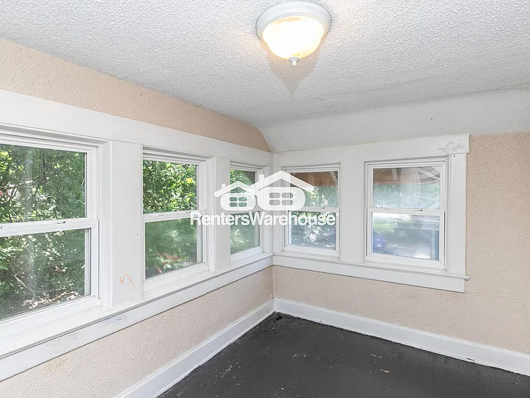 4038 Bellefontaine Ave — Photo 12