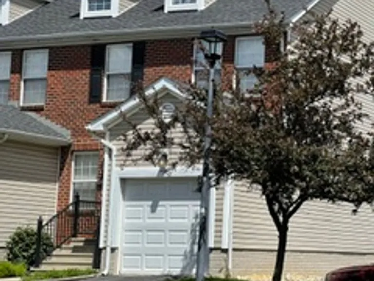 2680 Sawmill Reserve Dr — Photo 2
