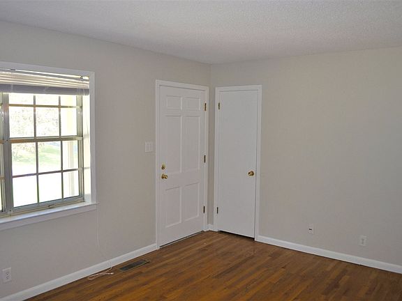 4th image of 5 Chipwood Dr