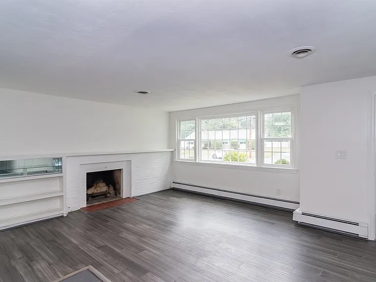 22 Wethersfield Rd — Photo 7