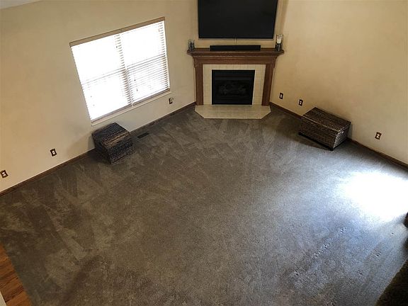 2nd image of 89 Glen Oaks Ct