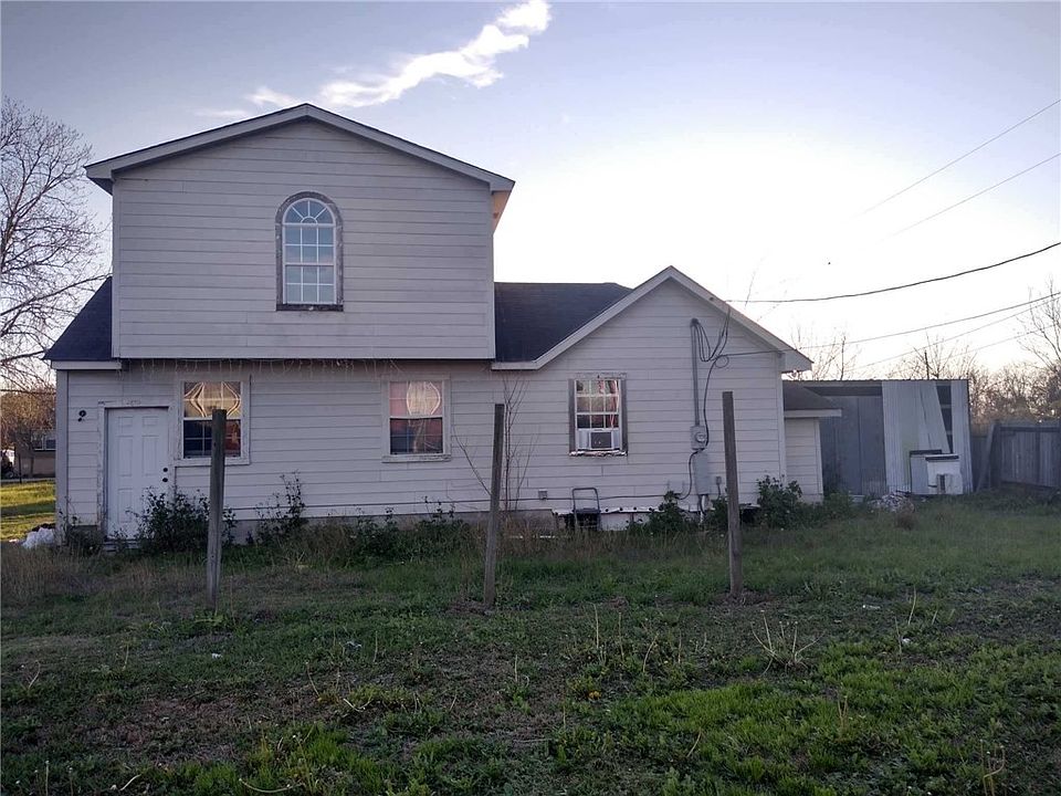 1st image of 1520 Amelia Ln