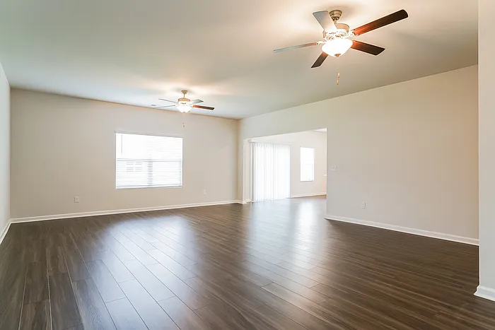 331 Augustine Dr — Photo 3