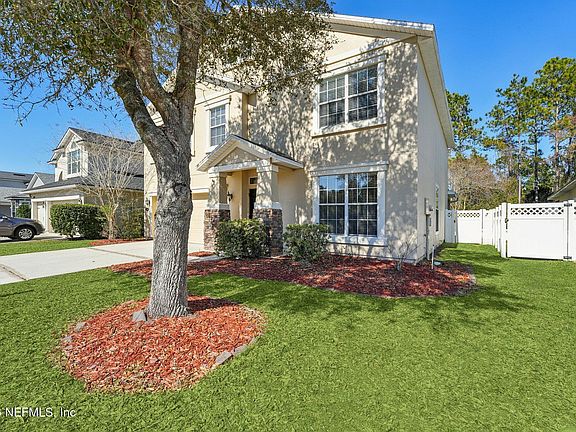 2nd image of 164 THORNLOE Drive
