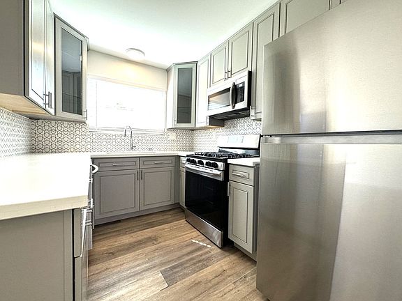2nd image of 4460 Mississippi St APT 3