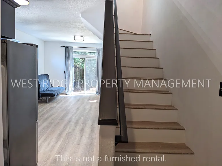 6824 N Astor St — Photo 16