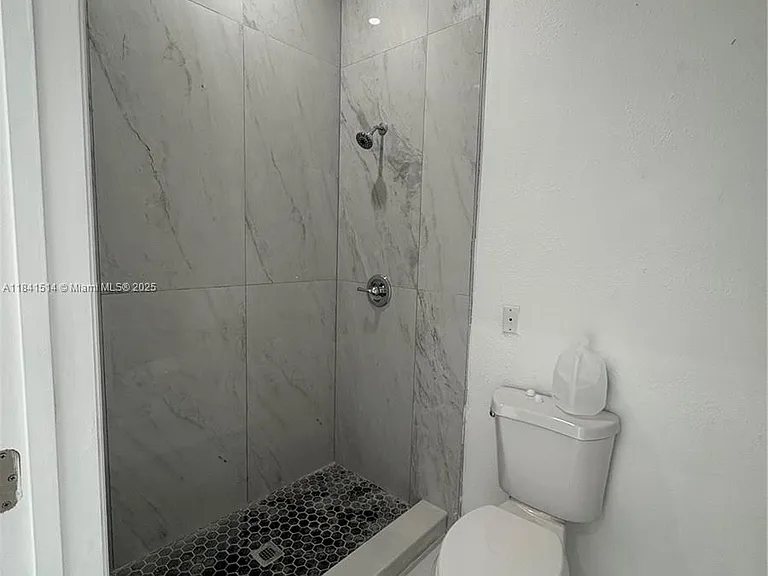 13485 NE Jacksonville Rd — Photo 4