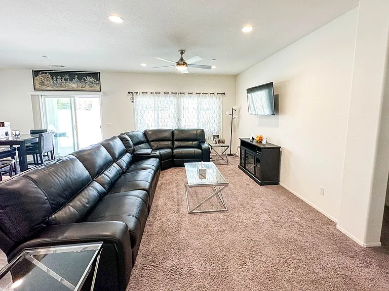 26318 Desert Rose Ln — Photo 35