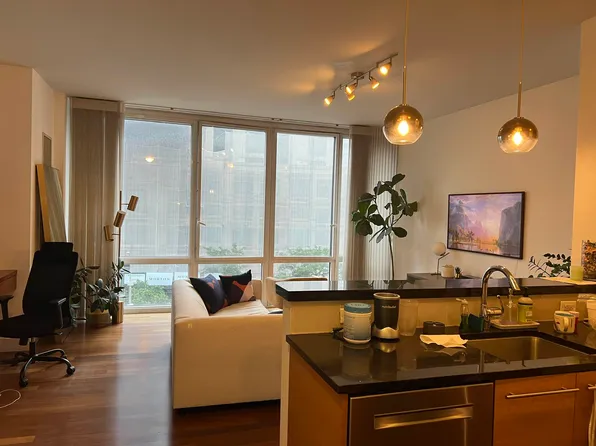 10 West End Avenue image 1 of 2