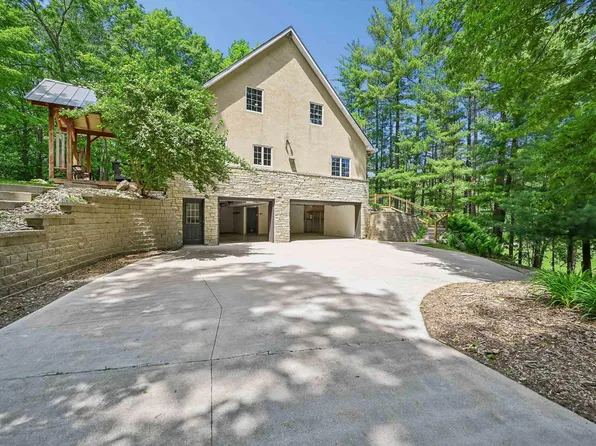 910 Cedar Lane Rd, Waverly, IA 50677