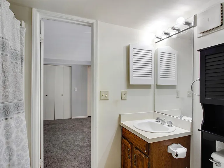 321 Abercorn St #103 — Photo 8